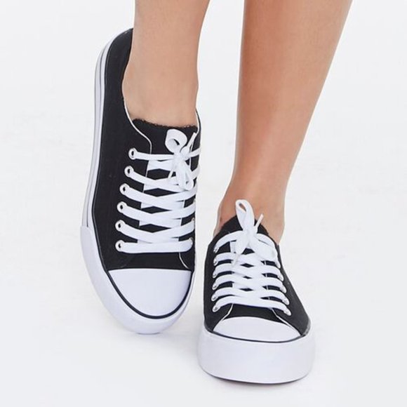 Forever21 black white canvas low top sneakers - Picture 5 of 7
